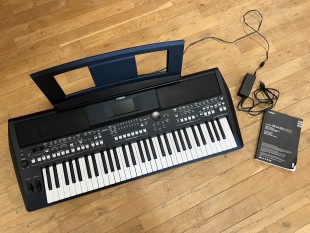 Yamaha PSR-SX600 Occasion