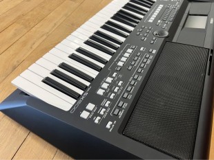 Yamaha PSR-SX600 Occasion
