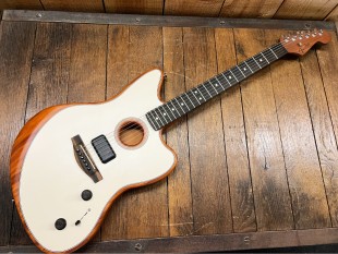 Fender American Acoustasonic Jazzmaster Arctic White Occasion + Housse