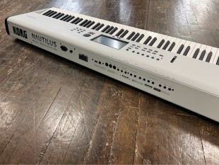 Korg Nautilus 88 AT Occasion