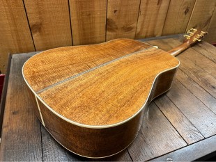 Martin Custom Shop Dreadnought Sitka VTS / Figured Broad Flame Koa CS-D-C24054021