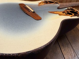 Adamas II by Ovation 1681-7 White Burst En Etui Occasion