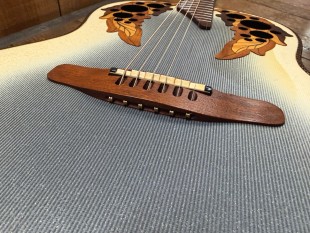 Adamas II by Ovation 1681-7 White Burst En Etui Occasion