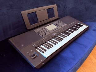 Yamaha PSR-SX700 Occasion