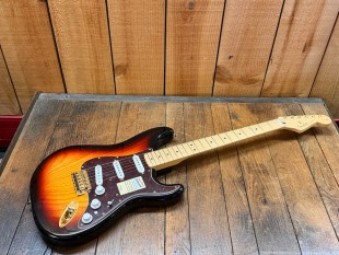 Fender Deluxe Players Stratocaster MN 3 Tone Sunburst Occasion